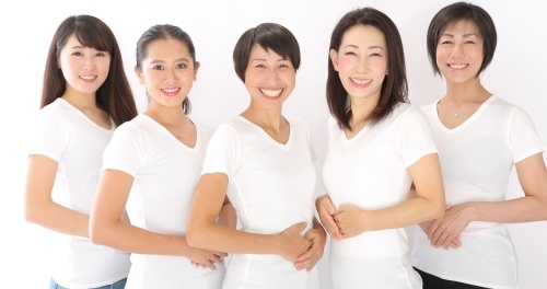 日本オフィスマッサージ協会 国家資格保有セラピストの笑顔